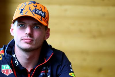 Verstappen Peringatkan F1 Soal Risiko Pelarangan Selimut Ban