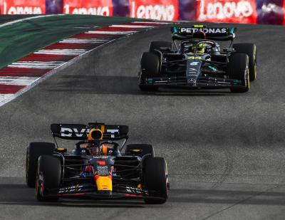 Hamilton Pelajari Mobil Red Bull saat Menempel Verstappen