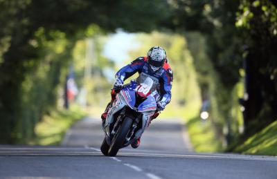 Ulster GP: Hickman smashes qualifying record at Dundrod