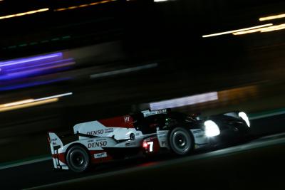 Kobayashi mengambil pole Le Mans di Toyota one-two