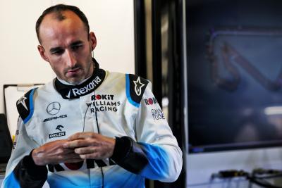 Kubica feels only “20 percent” ready for F1 race return