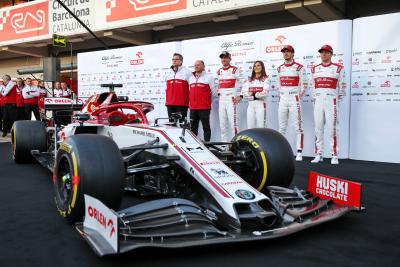 Alfa Romeo becomes final F1 team to launch 2020 car