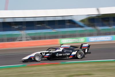 Smolyar holds off Beckmann for first F3 win at Silverstone