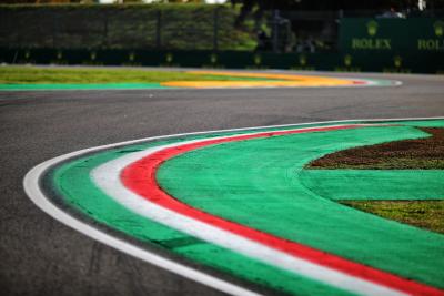 FIA Pertahankan Regulasi Batas Trek di F1 GP Emilia Romagna