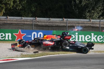 Alonso Anggap Insiden Verstappen-Hamilton di Monza Tidak Berbahaya