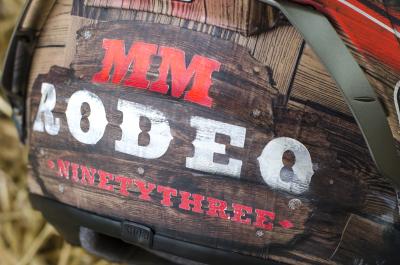 Video: Helm 'Rodeo' khusus untuk Marquez di Texas