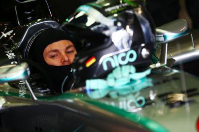 Rosberg 'wants to share' data with Hamilton