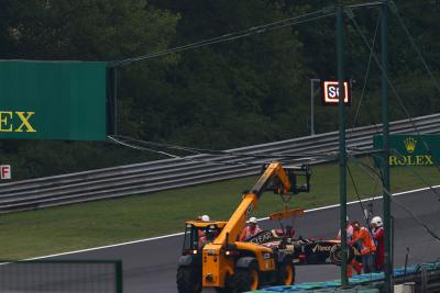 Grosjean crashes while warming tyres
