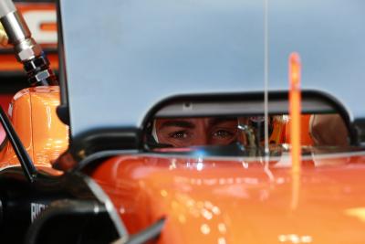 Alonso 'out of fuel' speculation denied by McLaren boss