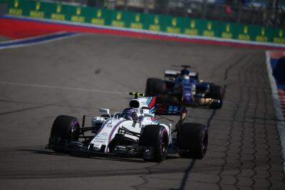 30.04.2017 - Race, Lance Stroll (CDN) Williams FW40 and Pascal Wehrlein (GER) Sauber C36