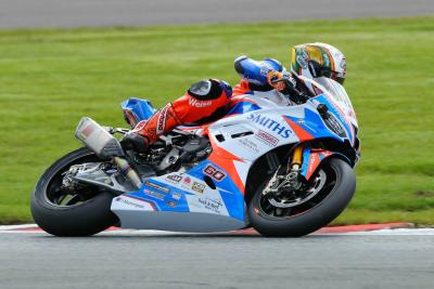 NW200: Hickman dominates to Superstock win on Smiths BMW