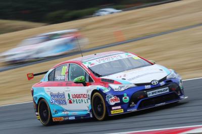 Ingram tops early running at Rockingham