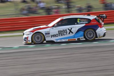 Turkington preserves BTCC lead ahead of finale