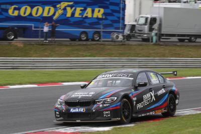 iTom Oliphant (GBR) - Team BMW BMW 330i M Sport 