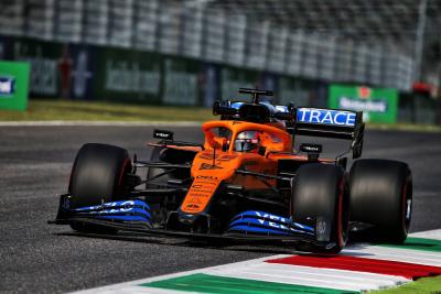 Carlos Sainz Jr (ESP) McLaren MCL35.