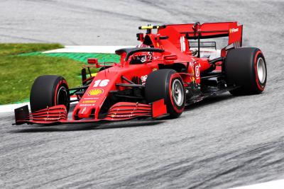Ferrari kekurangan di semua bidang karena pelari F1 lapangan tengah ikut campur