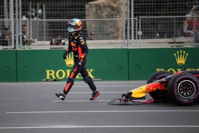 Verstappen and Ricciardo ordered to make Red Bull F1 factory apology