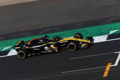 Renault 'tidak nyaman' dalam pertarungan lini tengah F1