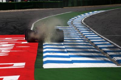 Hamilton: Running over kerbs didn’t lead to Q1 failure 