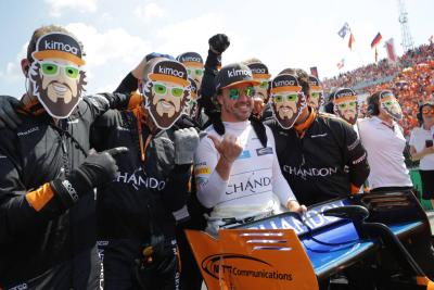 Motorsport pays tribute to Alonso 