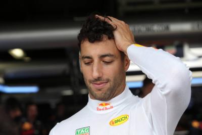 Kualifikasi Ricciardo dirusak oleh bagian 'delapan milimeter'