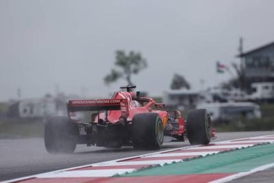 FIA menjelaskan penalti Vettel atas pelanggaran aturan bendera merah F1