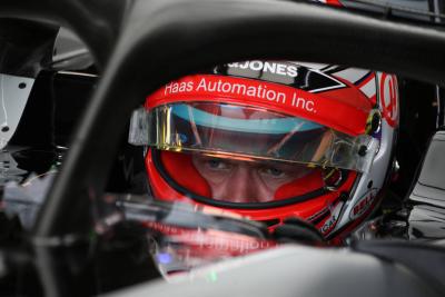 Pembalap kedua Magnussen akan dikeluarkan dari GP AS