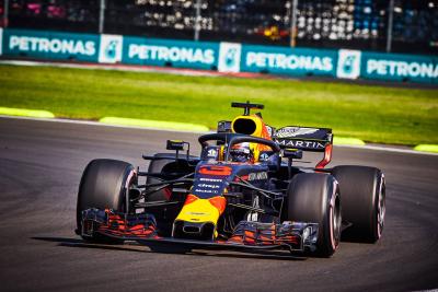 Ricciardo: Naif menganggap tiang Red Bull diberikan