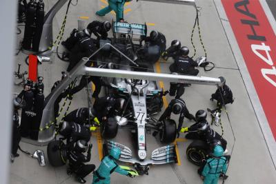 Pit stop double-stack GP Cina Mercedes adalah ide Wolff
