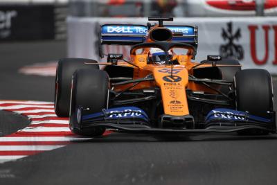 Sainz memperingatkan McLaren agar tidak melakukan 'kesalahan besar' setelah start yang kuat