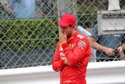 Vettel 'khawatir' selama bentrokan pitlane Bottas / Verstappen