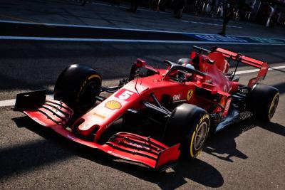 Vettel memberi label mobil F1 Ferrari sebagai 