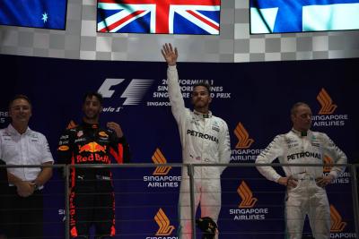 Video: Singapore GP – Circuit of Champions