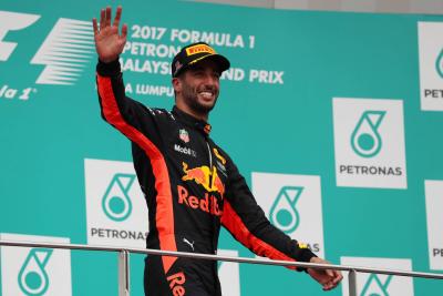 Ricciardo felt 'lonely' in Malaysia before unexpected Vettel charge