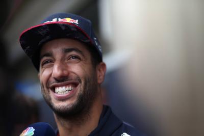 Ricciardo 'pillow fighting' new MGU-H for Red Bull