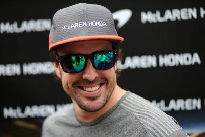 Alonso memprediksi McLaren akan kembali naik podium di F1 2018