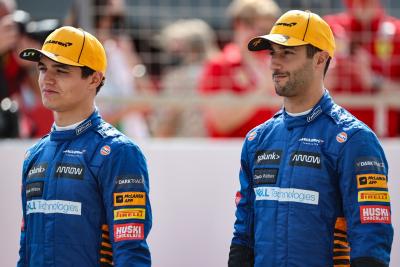 Lando Norris (GBR), McLaren F1 Team dan Daniel Ricciardo (AUS), McLaren F1 Team 