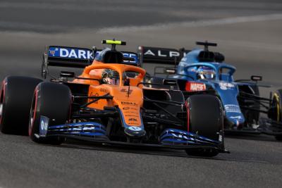 Lando Norris (GBR), McLaren F1 Team and Fernando Alonso (ESP), Alpine F1 Team 