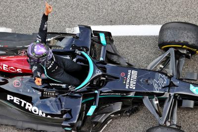 Race winner Lewis Hamilton (GBR) Mercedes AMG F1 W12 celebrates in parc ferme.