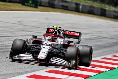 Antonio Giovinazzi (ITA) Alfa Romeo Racing C41.