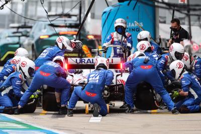 Mick Schumacher (GER) Haas VF-21 makes a pit stop.