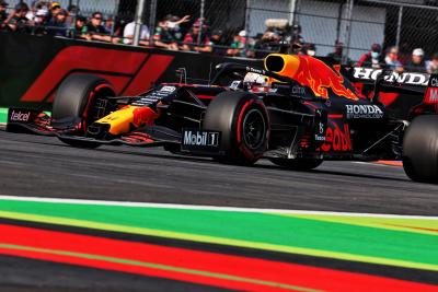 Max Verstappen (NLD) Red Bull Racing RB16B.