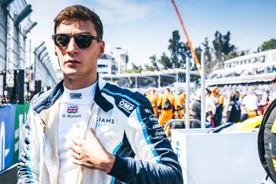 George Russell (GBR) Williams Racing on the grid.