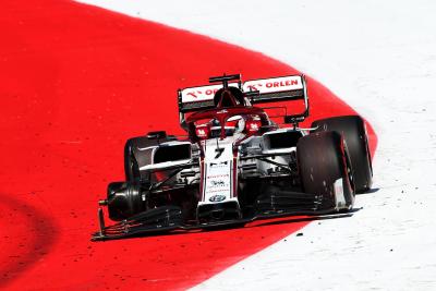 Kimi Raikkonen kehilangan poin F1 dalam insiden penghancuran roda yang aneh