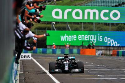 GP Hungaria: Hamilton tak tersentuh, Red Bull melakukan keajaiban F1
