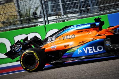 Carlos Sainz Jr (ESP) McLaren MCL35 with a broken rear wing.