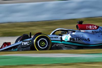 Lewis Hamilton (GBR) Mercedes AMG F1 W13.