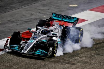 George Russell (GBR) Mercedes AMG F1 W13 locks up under braking.