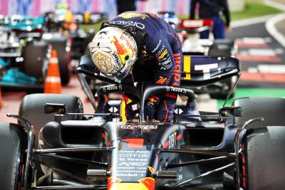 Max Verstappen (NLD) Red Bull Racing RB18 in qualifying parc ferme.