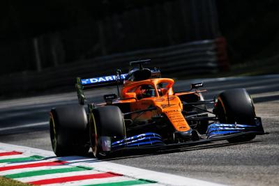 Mengapa McLaren melihat sedikit arti dalam pertarungan F1 yang 'tidak mungkin' dengan Mercedes